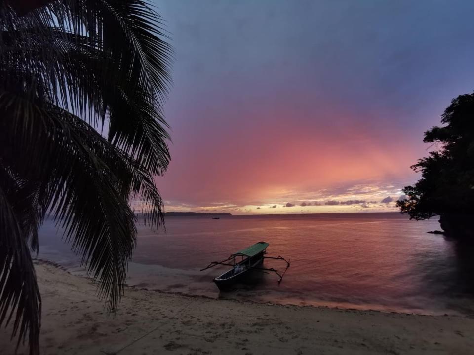 Sunset Beach Batudaka Exterior photo